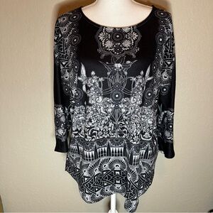 Leo & Nicole Black Graphic 3/4 Sleeve Tunic